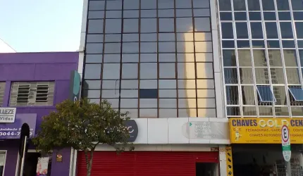 Prédio Comercial com 1.300 M² no Centro de Curitiba.