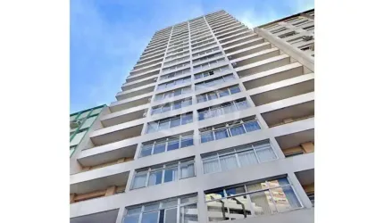 Apartamento com 2 quartos à venda na Avenida Borges de Medeiros, 1141, Centro Histórico, Porto Alegre por R$ 260.000