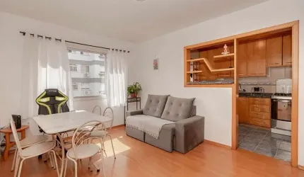 Apartamento com 2 quartos à venda na Rua Roque Calage, 941, Passo da Areia, Porto Alegre por R$ 328.900