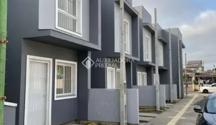 Casa com 2 quartos à venda na Rua Osvaldo Cruz, 436, Vila Silveira Martins, Cachoeirinha, 57 m2 por R$ 299.000