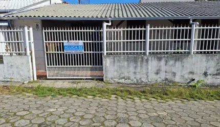 Casa com 3 quartos para alugar na RUA GOIAS, 28, Praia de Armação do Itapocorói, Penha por R$ 2.400