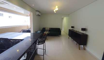 Apartamento de 2 dormitórios 92m² na quadra da praia no Gonzaga