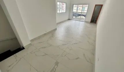 Casa de 3 dormitórios com piscina e churrasqueira no Embare 150m²