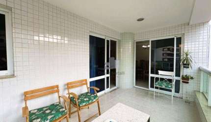 Exclusivo na Praia do Canto, 4 quartos com 2 suítes e 2 vagas.
