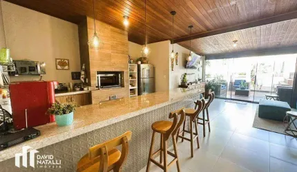 xclusividade no Ar: Cobertura Linear com Piscina Privativa.