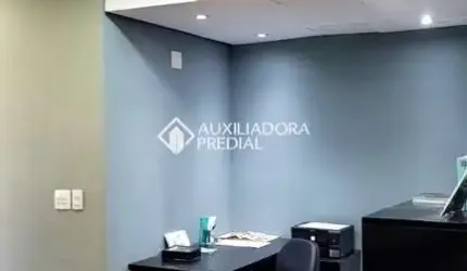 Sala comercial à venda na Avenida Coronel Lucas de Oliveira, 1841, Petrópolis, Porto Alegre, 47 m2 por R$ 320.000