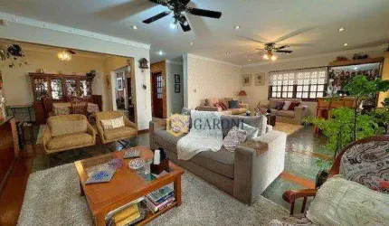 Excelente casa localizado no Alto da Lapa, 4 suites, piscina, churrasqueira, sauna e muito mais!!!