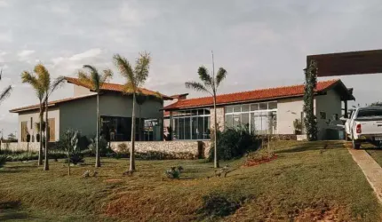 Incrível casa a venda no condomínio Riviera de Santa Cristina XIII