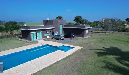 Chácara a Venda com 160m², 03 dormitórios, sendo 02 suítes - Bairro Boituville, Boituva/SP