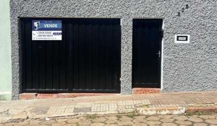 Casa reformada à venda no Centro de Tatuí, ideal para moradia ou investimento comercial