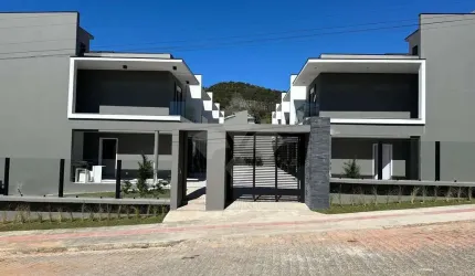 Casa em condomínio fechado com 2 quartos à venda na Álvaro Ernesto dos Santos, 2, Centro, Garopaba por R$ 990.000