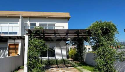 Casa em condomínio fechado com 3 quartos à venda na Coral, 5, Areais da Palhocinha, Garopaba por R$ 990.000