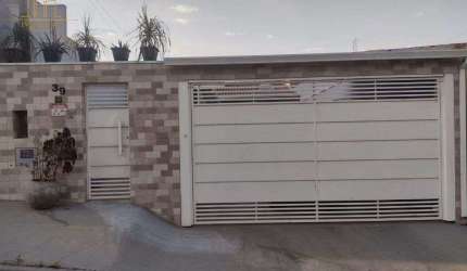 Casa à venda com 2 Dormitórios, Suíte e Piscina