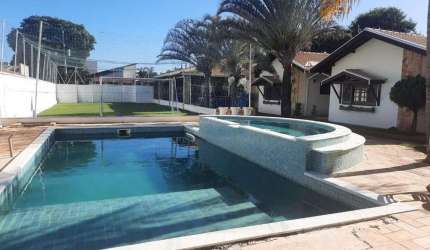 VENDE-SE BELÍSSIMA CASA NO CONDOMÍNIO RESIDENCIAL HARAS SÃO LUÍS – SALTO/SP.