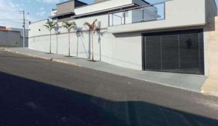 Belíssima Casa no Novo São Pedro com 1 Suíte e 2 Vagas