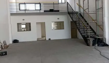 Barracão / Galpão / Depósito para alugar na Avenida Padroeira, 202, Jardim São Gabriel II, Salto por R$ 5.000