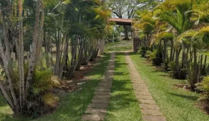 Chácara / sítio à venda no Jardim Egídio Labronici com 5 quartos!