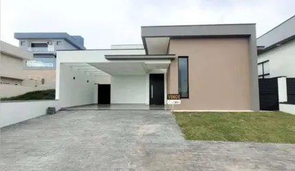 Belíssima casa disponível para venda no condomínio lagos do Icarai Salto SP!