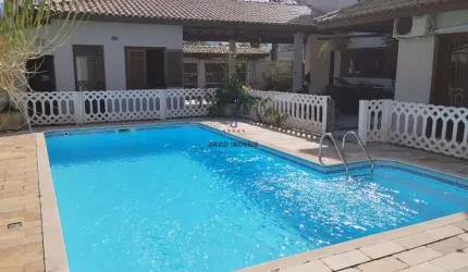 Casa com Piscina- 593m² de terreno - Indaiá - Caraguatatuba/SP