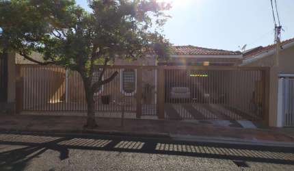 Casa residencial no Jardim Bordon, excelente localização, próximo ao Supermercado Porecatu, a Avenida Nossa Sr.a da Paz, perto do Estádio do América.
