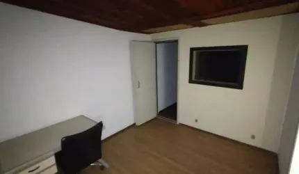 Sala comercial para alugar na Rua Vigário José Inácio, 250, Centro Histórico, Porto Alegre por R$ 700