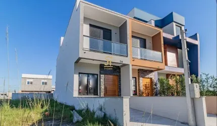Casa com 2 quartos para alugar na Affonso Lunardelli, 34, Hípica, Porto Alegre por R$ 3.300