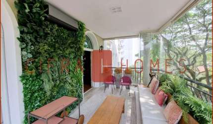Apartamento de 225 m²  reformado de alto padrão no Campo Belo