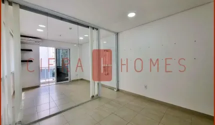 Sala muito agradável para venda ou locação, com varanda, 1 banheiro, 1 vaga de garagem, no melhor d