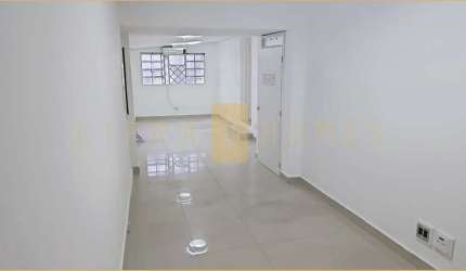 Casa Comercial Reformada com 9 Salas e 7 Vagas no melhor do Jardim Paulista.