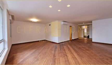 Apartamento 2 Suítes com Closet, Living Amplo, Reformado e a 200m do Clube Paulistano.