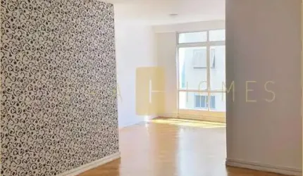Apartamento disponível para locação com 3 dormitórios, sala ampla e 2 vagas em excelente localizaçã