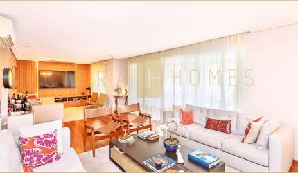 Luxuoso apto 226m², 3 suítes, varanda gourmet com 4 vagas e lazer completo.