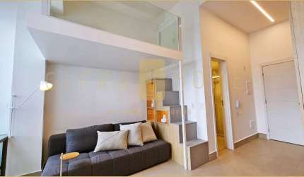 Studio mobiliado de 29m² com mezanino, ar condicionado e vista deslumbrante da cidade de São Paulo.