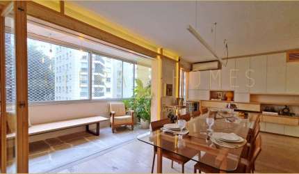 Apartamento premiado com 3 suítes, varanda verde e design exclusivo nos Jardins