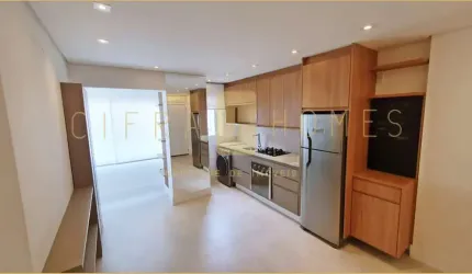 Apartamento reformado para locação, 33 m², com sacada, lazer completo e ótima localização.