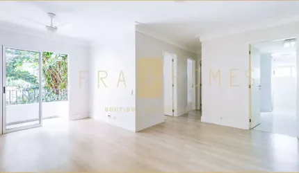 Apartamento reformado com sacada, 2 dormitórios e 1 vaga a 1 quadra da Av. Paulista.