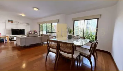 Apartamento à venda em Moema, 142m², com 2 suítes, iluminação abundante e excelente lazer.