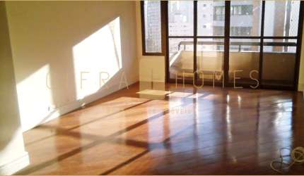 Apartamento à venda e locação, 231m², com 4 dormitórios e 1 suíte. Oportunidade Única em Moema.