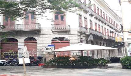 PRÉDIO COMERCIAL COM EXCELENTE LOCALIZAÇÃO NO CENTRO DA CIDADE, COM FARTO COMÉRCIO E TRANSPORTE PÚBL