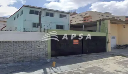 CASA TRIPLEX IDEAL PARA FINS COMERCIAIS, 05 QUARTOS,  SENDO 04 SUÍTES, COPA, COZINHA, SALA AMPLA, SA