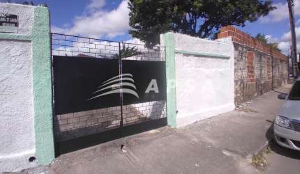 CASA AMPLA REFORMADA COM 03 QUARTOS, ÁREA  INTERNA , QUINTAL, VARANDA, GARAGEM LIGUE E RESERVE SUA C