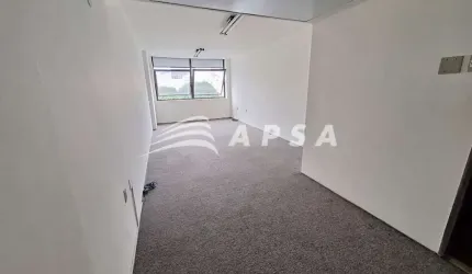 EXCELENTE SALA COMERCIAL NO CENTRO RIO, COM 27M², BANHEIRO SOCIAL E VAGA DE GARAGEM. PREDIO COM TOTA