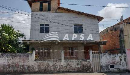 BOA OPORTUNIDADE EM ABRANTES. CASA NO 1 ANDAR, COM 90 M² , COMPOSTA POR 3 QUARTOS, SALA AMPLA E AREJ