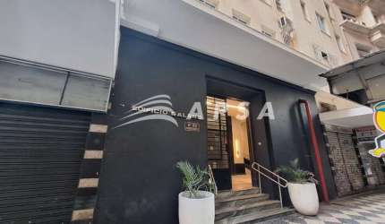 EXCELENTE CONJUNTO SALA COMERCIAL NO CENTRO DO RIO, COM 48M², DOIS BANEHIROS E COPA. PROXIMO A COMER