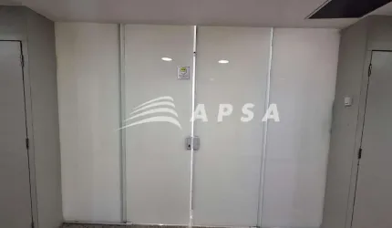 EXCELENTE ANDAR CORPORATIVO NO CORAÇÃO DO CENTRO DO RIO, DE ESQUINA COM A AVENIDA RIO BRANCO, EM EDI