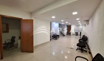 OPORTUNIDADE ÚNICA NO CENTRO DO RIO. SALAS INTEGRADAS TOTALMENTE REFORMADAS EM 2 PAVIMENTOS COM PISO