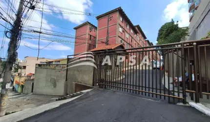 EXCELENTE CONDOMÍNIO RESIDENCIAL. CENTRO DA TAQUARA. COMPOSTO POR SALA, 02 QUARTOS, BANHEIRO E AMPLA