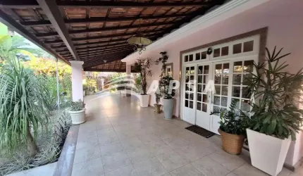 OPORTUNIDADE ÚNICA NO BAIRRO DO ANIL. EXCELENTE CASA EM ÁREA PRIVADA NO MELHOR PONTO DO BAIRRO AO LA