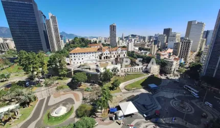 EXCELENTE SALA COMERCIAL ESPAÇOSA, SÃO DUAS SALAS COM 4 DIVISÕES, DOIS BANHEIROS E UMA COPA, UMA LIN