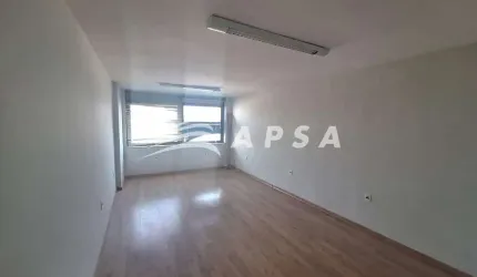 SALA COMERCIAL DE 27M² SITUADA NO CORAÇÃO DO CENTRO DO RIO DE JANEIRO, OFERECENDO UMA LOCALIZAÇÃO ES